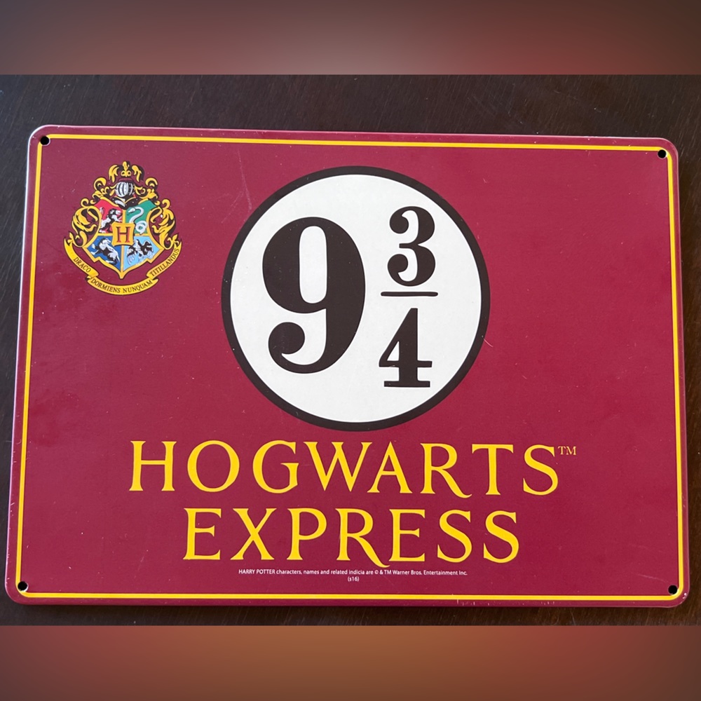 Harry Potter Hogwarts Express Platform 9 3/4 Tin Sign